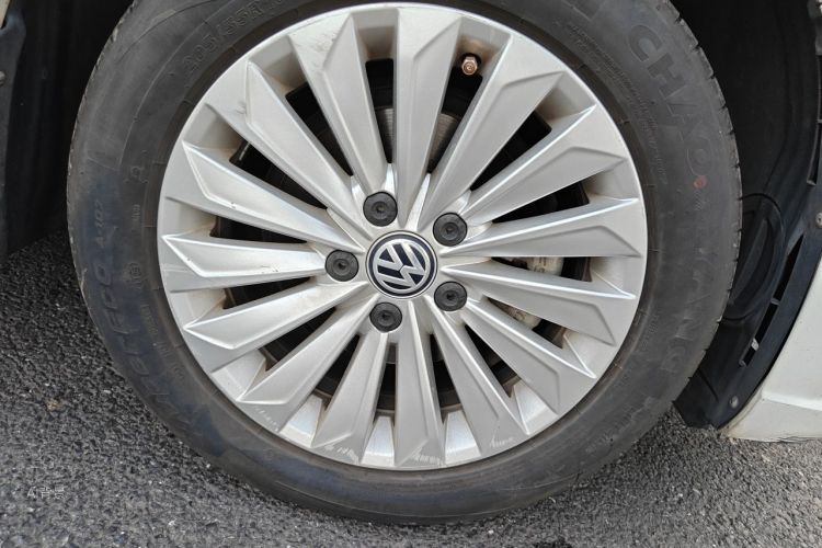 Volkswagen Lavida 2019 car image #9