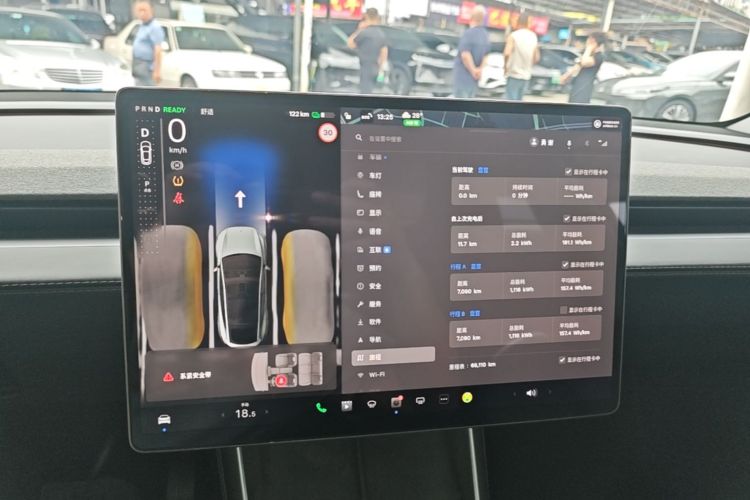 Tesla Model Y 2025 #12 Tesla Model Y 2025 car image #12