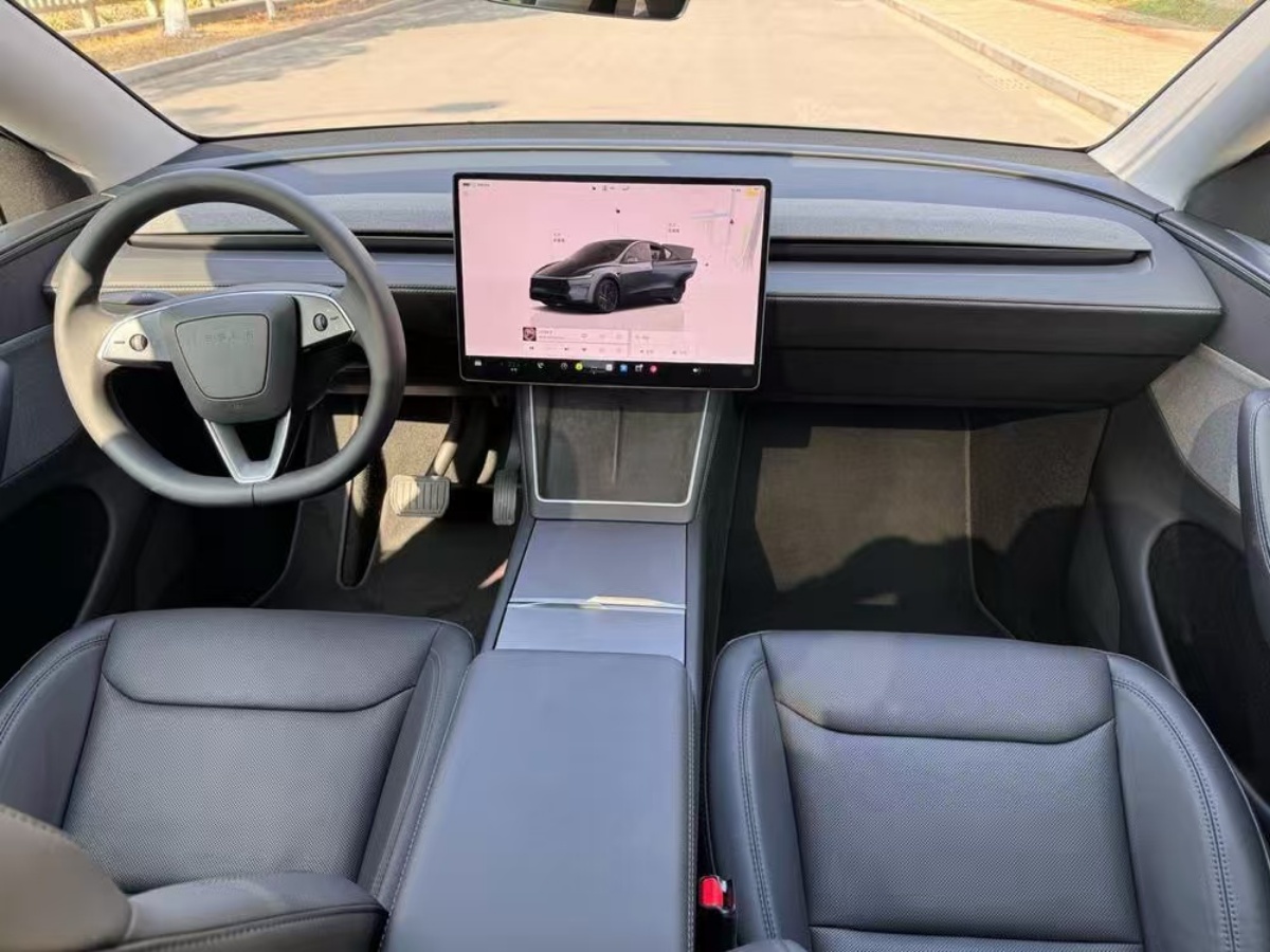 Tesla Model Y 2026 car image #7
