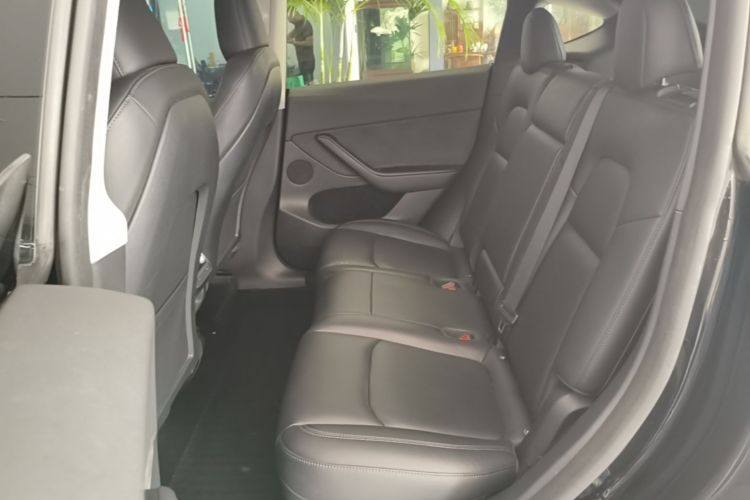Tesla Model Y 2023 #13 Tesla Model Y 2023 car image #13