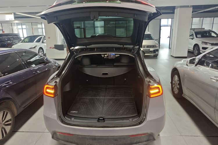 Tesla Model Y 2022 #21 Tesla Model Y 2022 car image #21