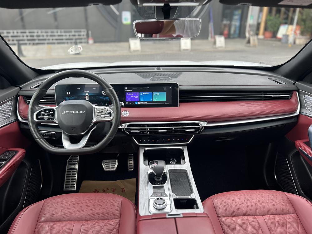 Jetour X70 PLUS 2024 car image #12