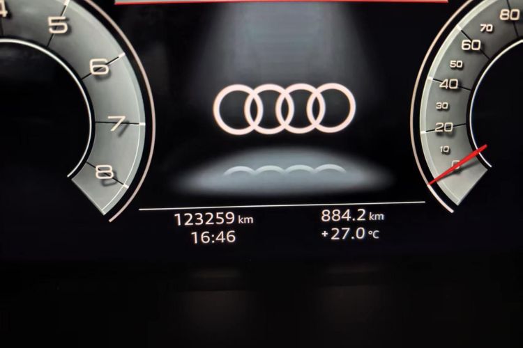 Audi Q3 2022 image de voiture #9