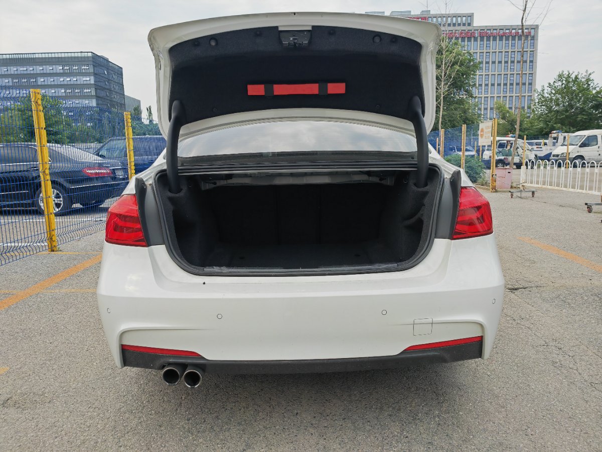 BMW 3 Series 2017 car image #13
