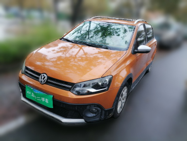Volkswagen Polo 2015 car image 