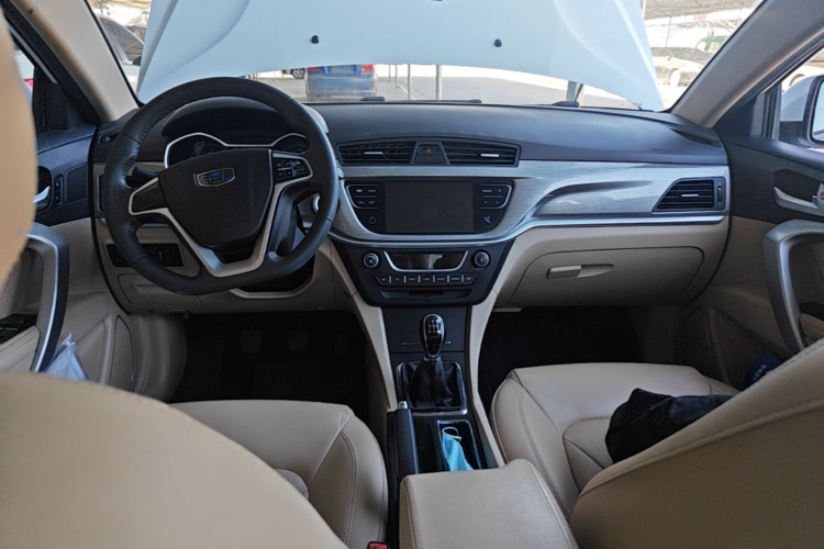 GEELY Emgrand 2018 car image #10