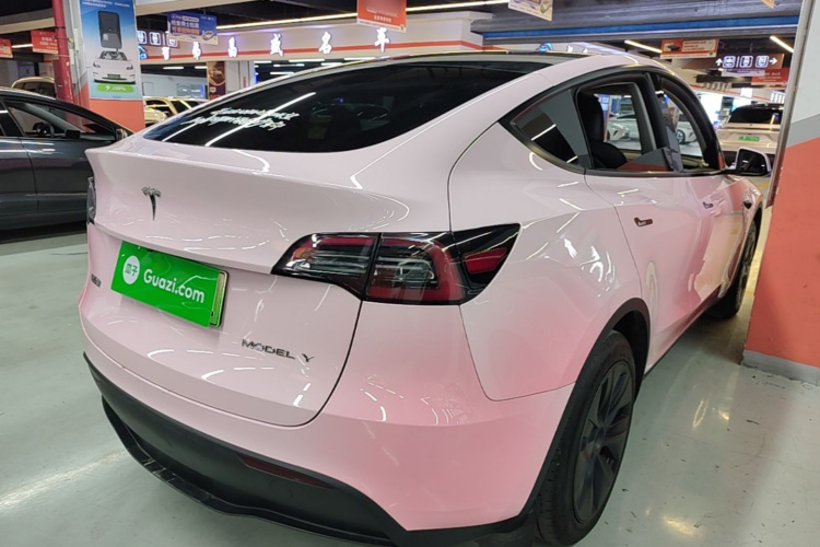 Tesla Model Y 2024 #7 Tesla Model Y 2024 car image #7