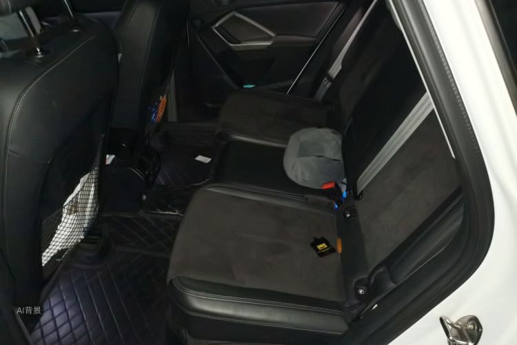 Audi Q3 2020 car image #19