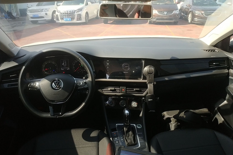 Volkswagen Bora 2021 car image #10