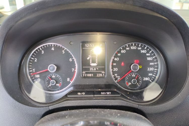 Volkswagen Polo 2016 car image #13
