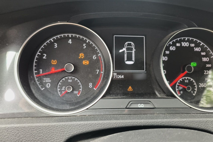 Volkswagen Golf 2017 car image #15