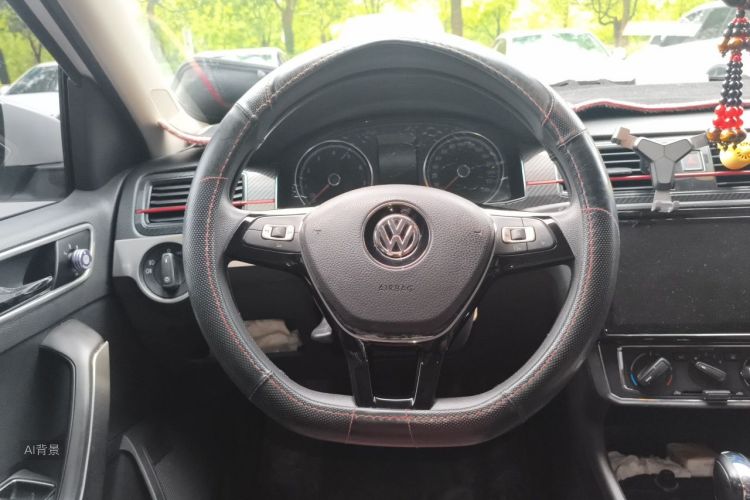 Volkswagen Santana 2017 car image #12