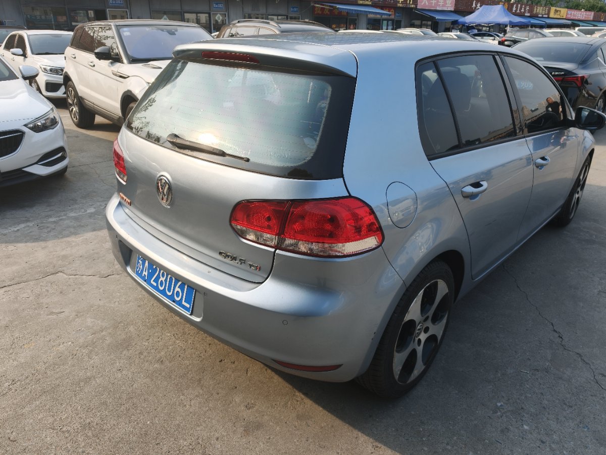 Volkswagen Golf 2011 car image #5