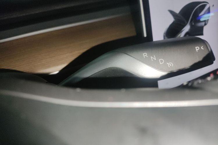 Tesla Model Y 2021 #25 Tesla Model Y 2021 immagine di auto #25