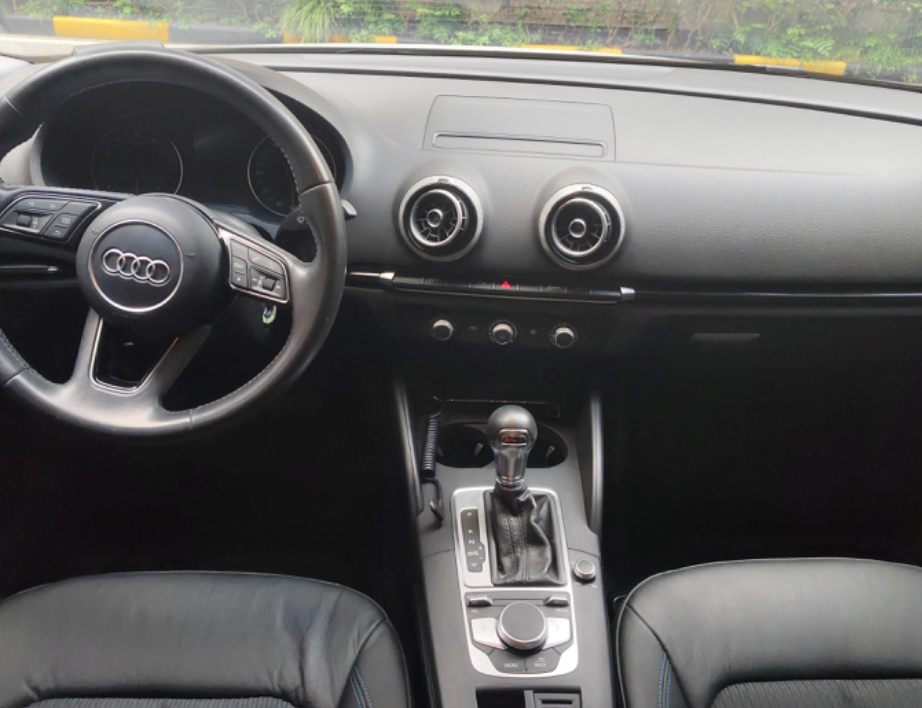 Audi A3 2018 car image #5