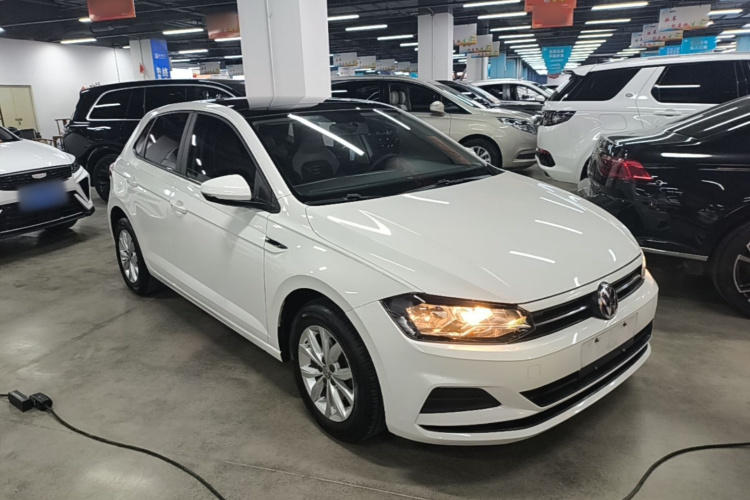 Volkswagen Polo 2019 car image #4