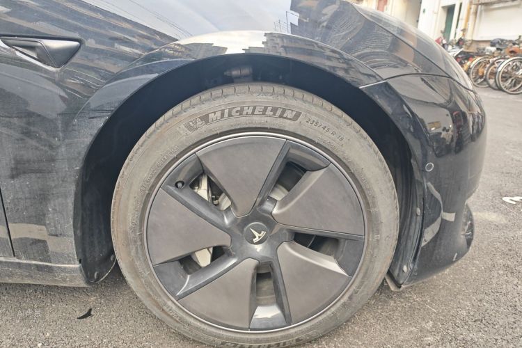 Tesla Model 3 2023 car image #9