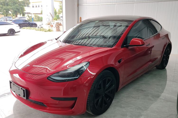 Tesla Model 3 2022 car image #2