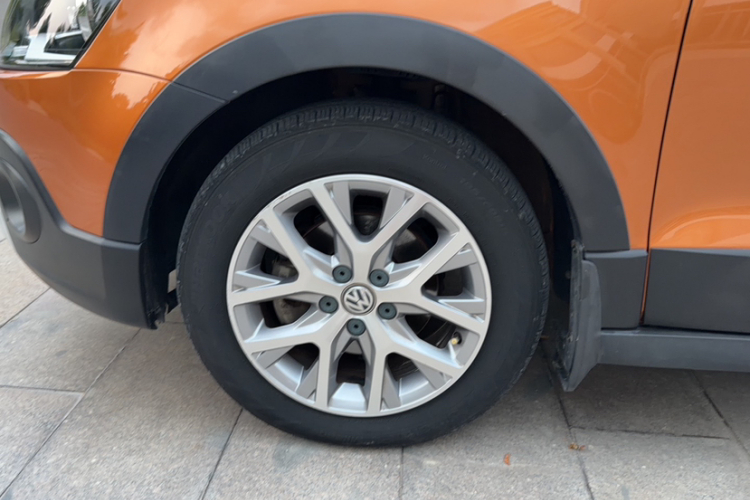 Volkswagen Polo 2016 car image #5