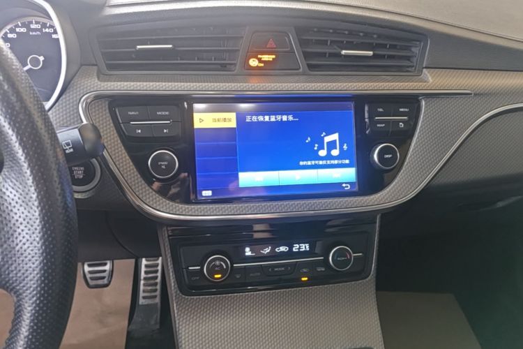 GEELY Emgrand GS 2017 car image #13