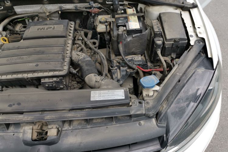 Volkswagen Golf 2018 car image #25