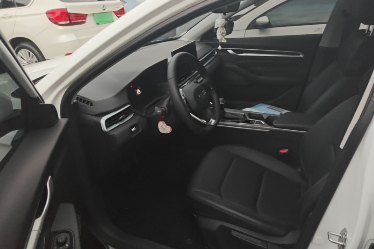 GEELY Emgrand 2025 car image #16