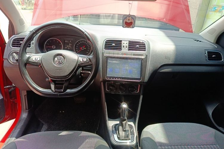 Volkswagen Polo 2017 car image #10