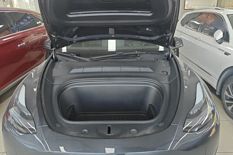 Tesla Model Y 2024 #20 Tesla Model Y 2024 immagine di auto #20