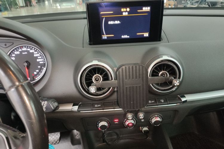 Audi A3 2017 car image #17