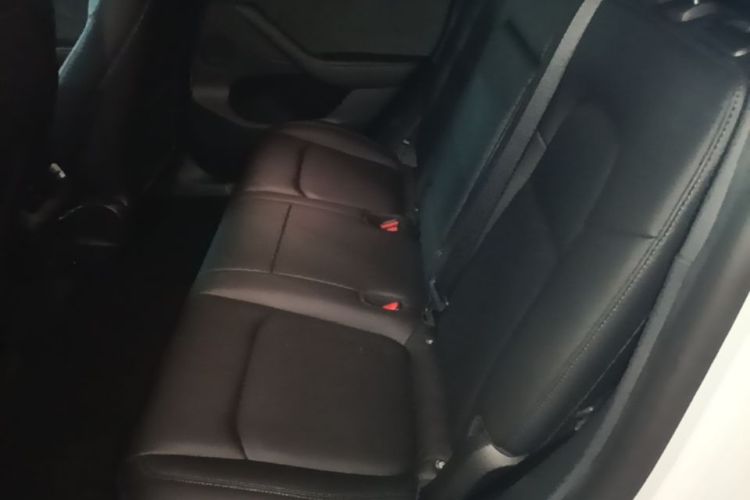 Tesla Model Y 2022 car image #17