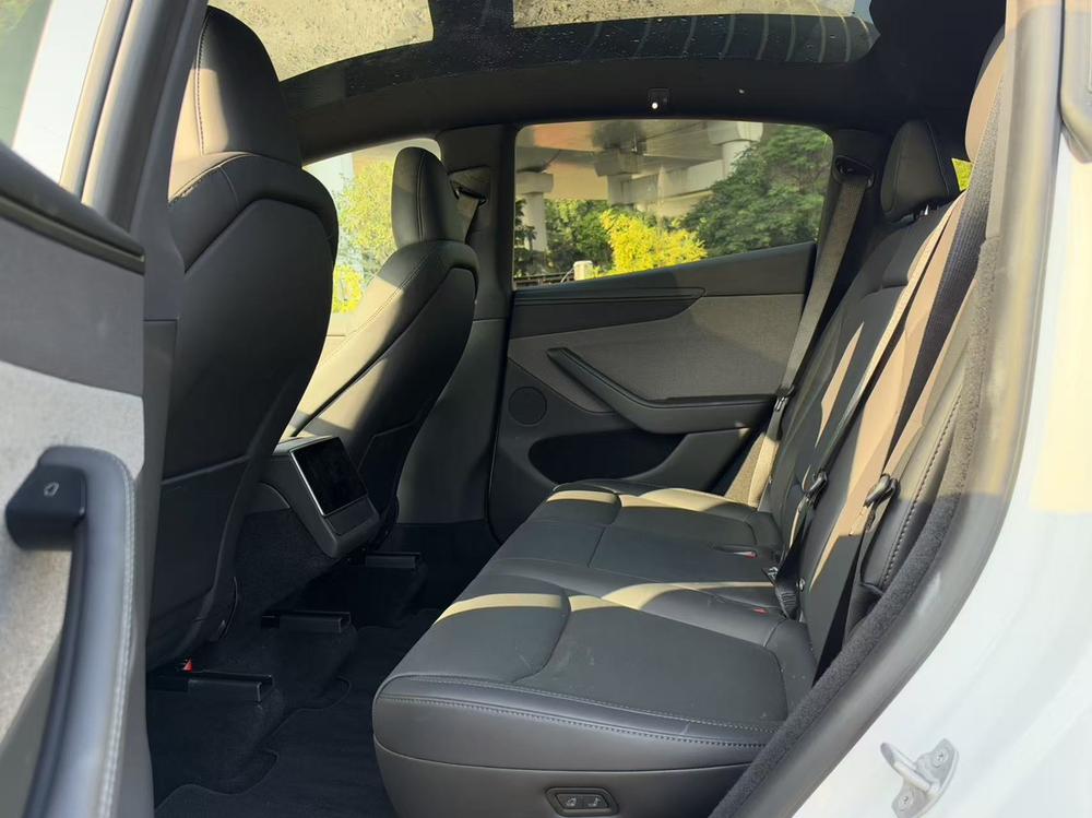 Tesla Model Y 2026 #12 Tesla Model Y 2026 immagine di auto #12