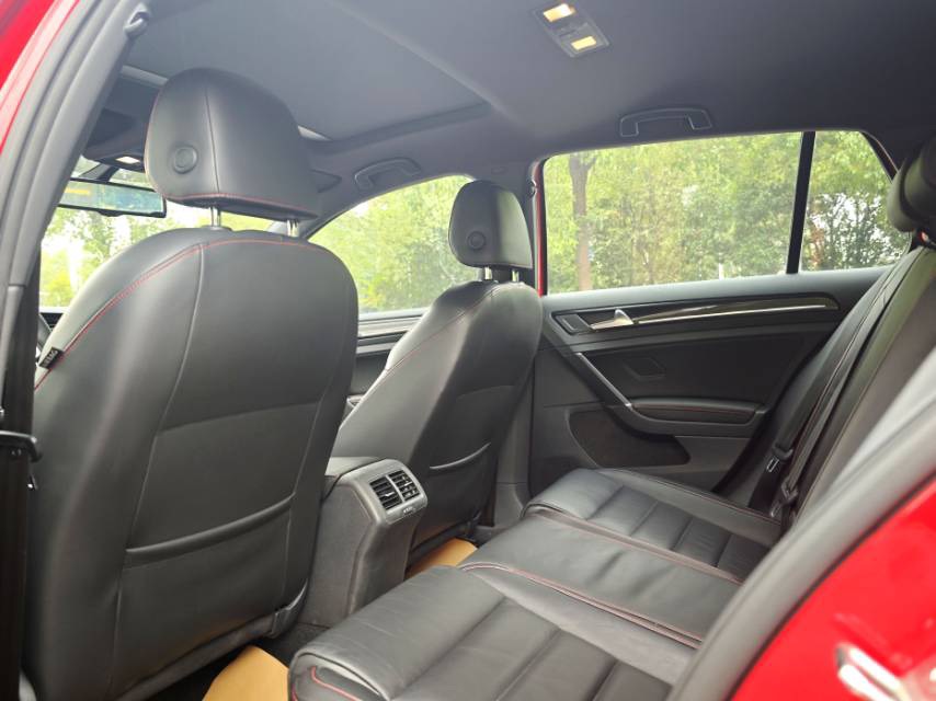 Volkswagen GolfGTI 2016 car image #9