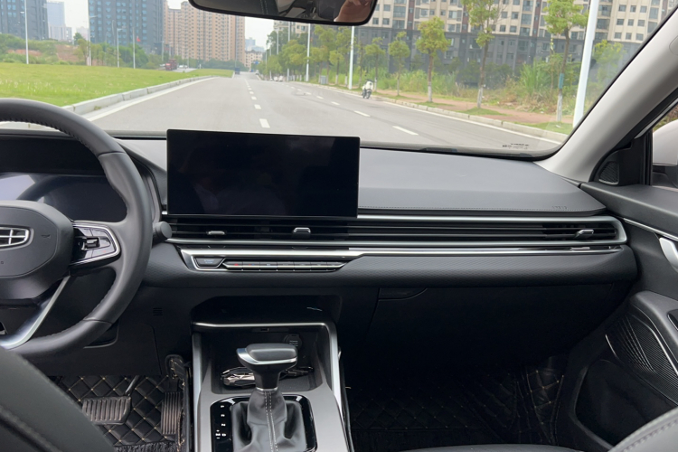 GEELY Emgrand 2024 #25 GEELY Emgrand 2024 car image #25