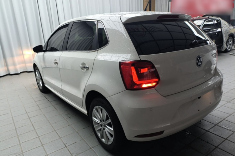 Volkswagen Polo 2015 #5 Volkswagen Polo 2015 car image #5