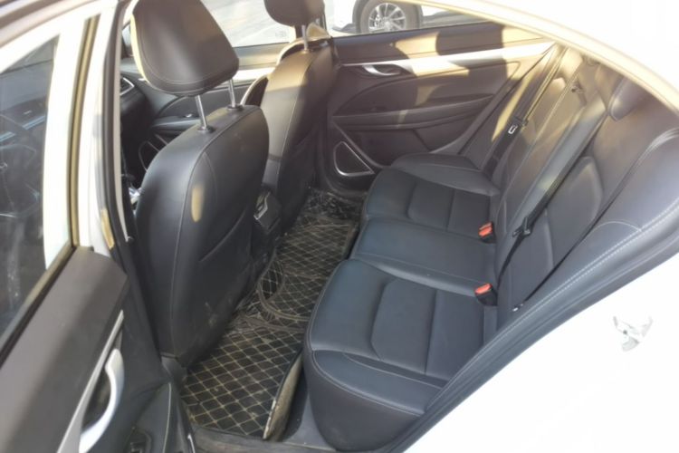 GEELY Emgrand 2020 image de voiture #19