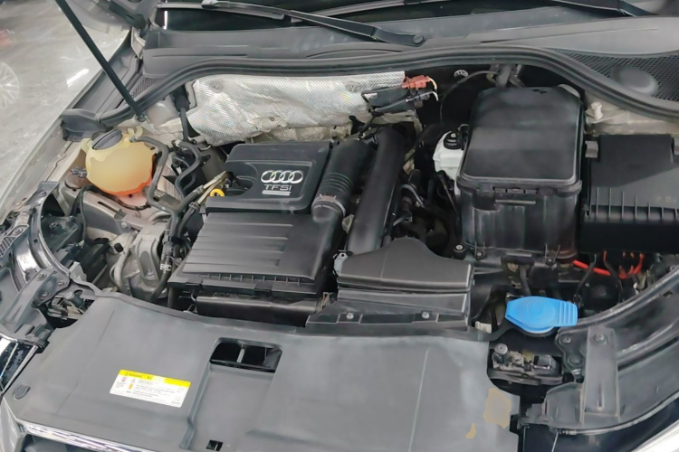Audi Q3 2018 car image #20