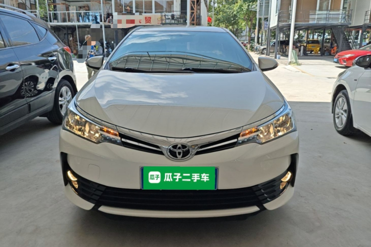 Toyota Corolla 2018 immagine di auto #3