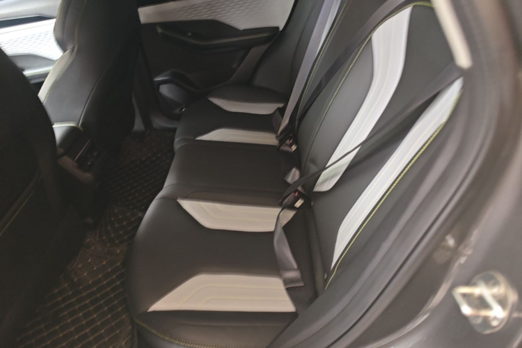 GEELY Coolray 2023 car image #17