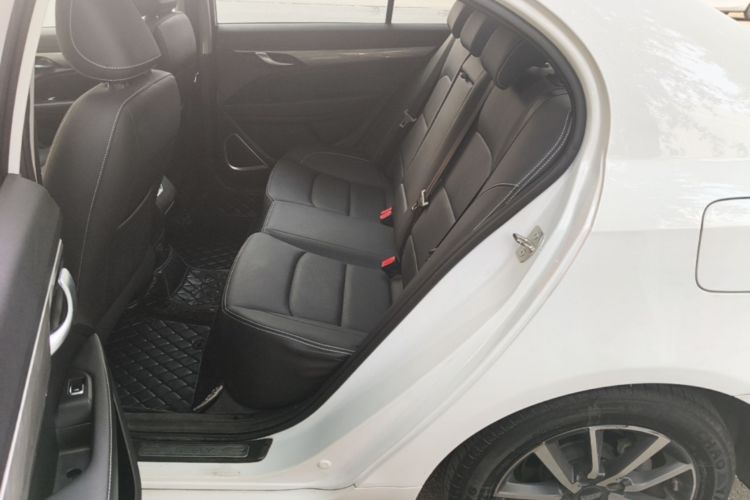 GEELY Emgrand 2020 car image #17