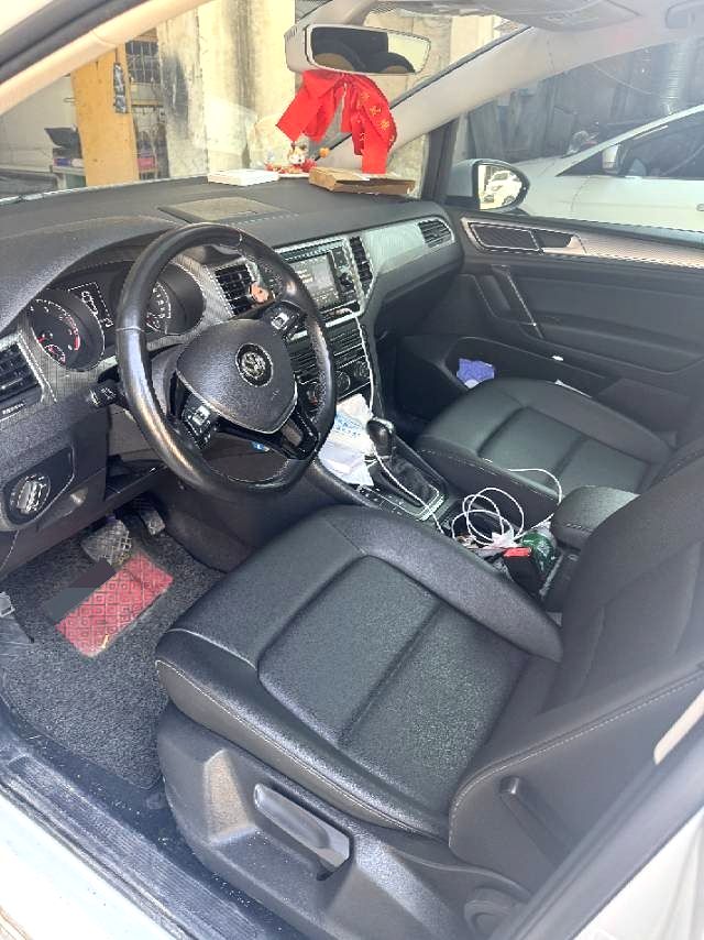 Volkswagen Golf Sportsvan 2019 car image #3