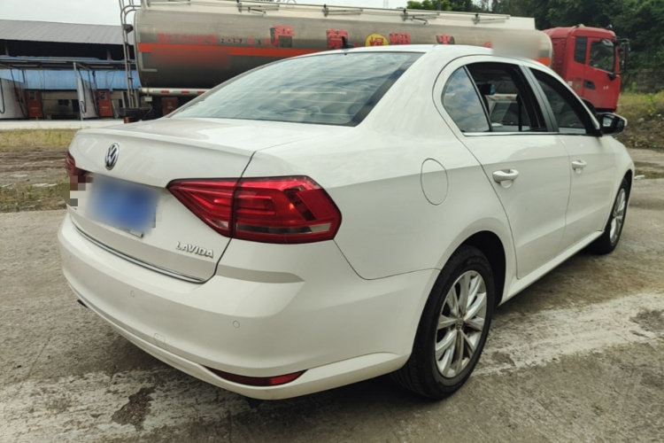 Volkswagen Lavida 2018 car image #7