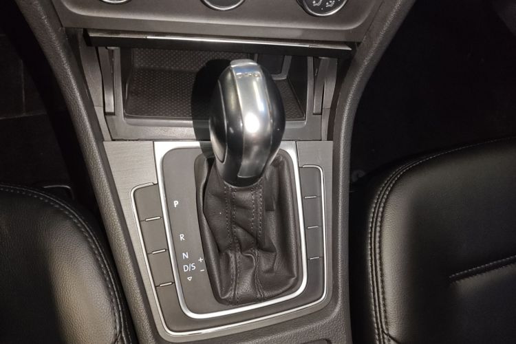 Volkswagen Golf 2016 изображение автомобиля #16