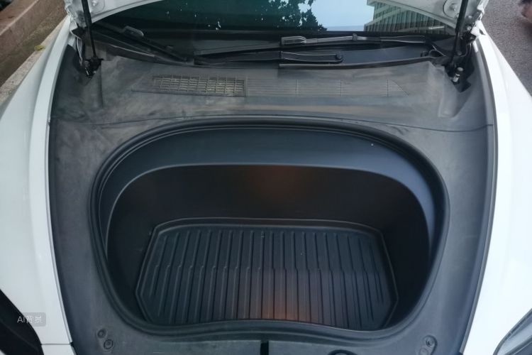 Tesla Model 3 2023 car image #22