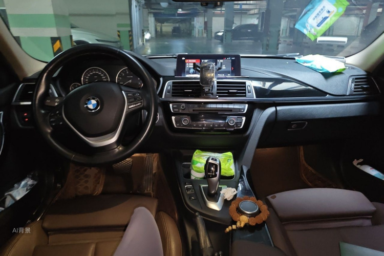 BMW 3 Series 2019 car image #11