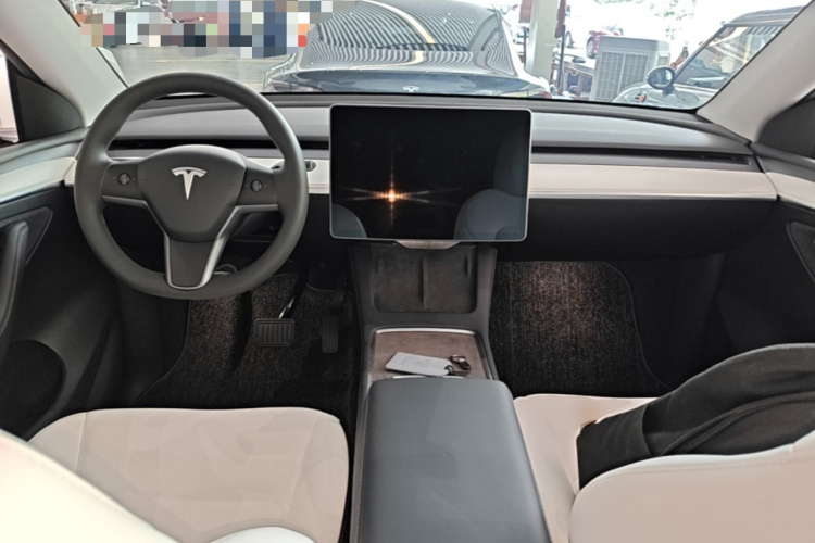 Tesla Model Y 2023 #10 Tesla Model Y 2023 immagine di auto #10