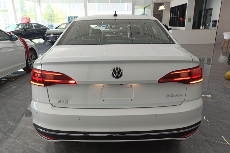 Volkswagen Bora 2026 car image #6