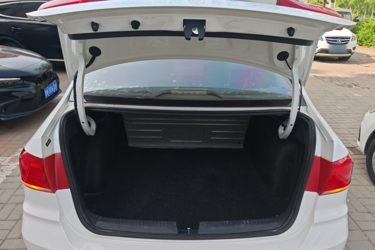 Volkswagen Santana 2017 car image #19