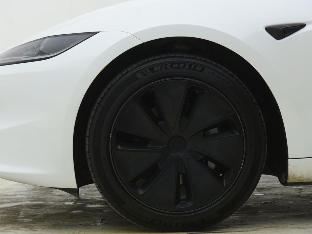 Tesla Model 3 2024 #16 Tesla Model 3 2024 car image #16
