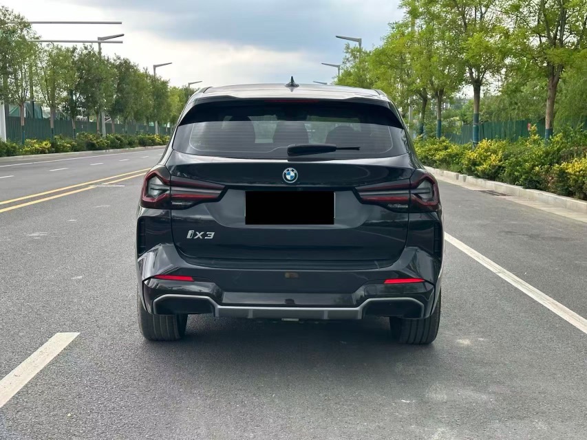 BMW iX3 2023 car image #5