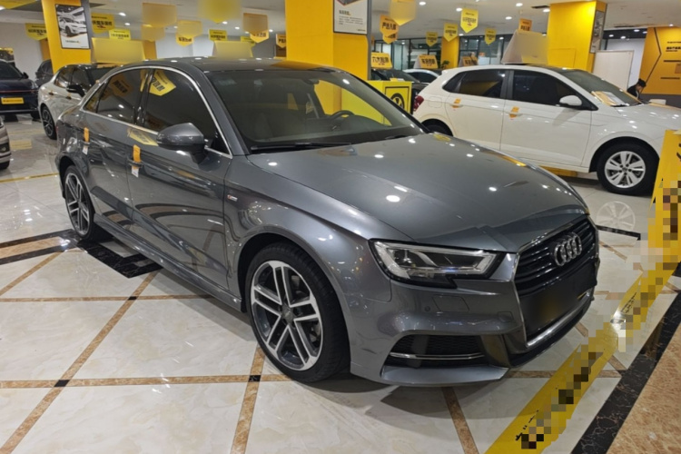 Audi A3 2018 car image #6